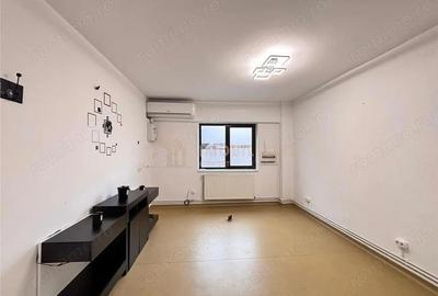 Spațiu comercial, de 60 mp, în Central - 6