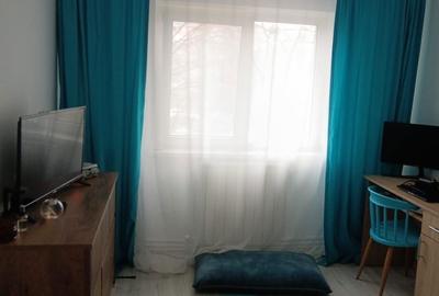 Apartament cu 3 camere decomandat în Poarta 6 - 7