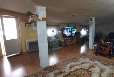 Casă cu 1 camere cu Teren 170 Mp în Andronache