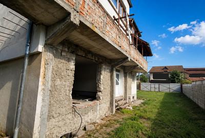 Casă cu 6 camere cu Teren 416 Mp în Central - 2