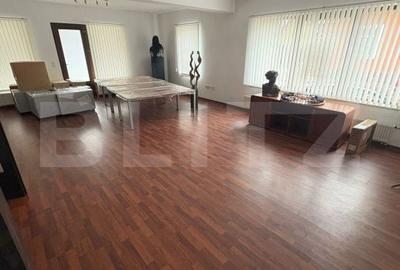 Spațiu comercial, de 89 mp, în Central