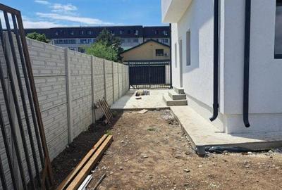 Casă cu 5 camere cu Teren 300 Mp în Central - 2
