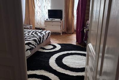 Apartament cu 3 camere semidecomandat în Traian - 1