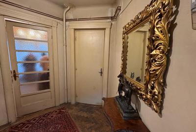 Apartament cu 5 camere decomandat în P-ța Universității - 19