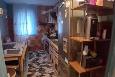 Vand apartament doua camere 50m