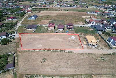 Teren intravilan de 629 mp, în Cihei - 2