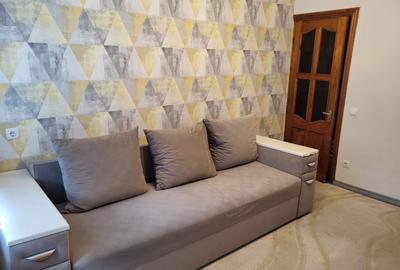 Apartament cu 2 camere semidecomandat în Tractorul - 3