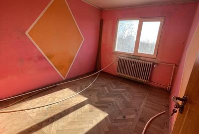 VAND 2 camere Micro40 et 4 pret 40.000 euro negociabil - 10