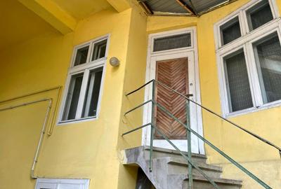 Casă cu 5 camere în Central - 2