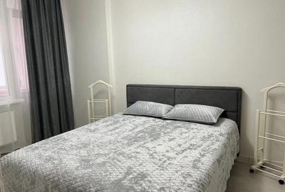 Garsonieră decomandată în Titan