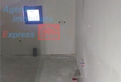 Casă cu 5 camere cu Canalizare în Dumești - 4