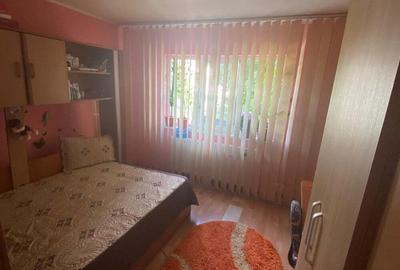 De vanzare ! Persoana fizica vand apartament 2 camere , zona micro 39 b - 3