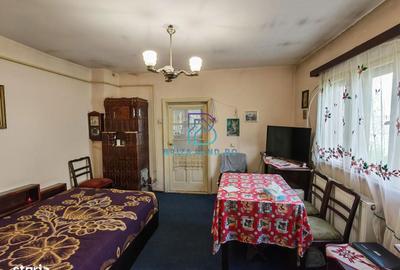 Casă cu 3 camere în 16 Februarie - 2