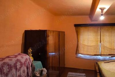 Casă cu 4 camere cu Teren 1068 Mp în Central