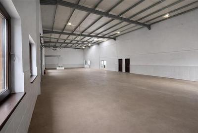 Spațiu industrial, de 717 mp, în Exterior Est - 7