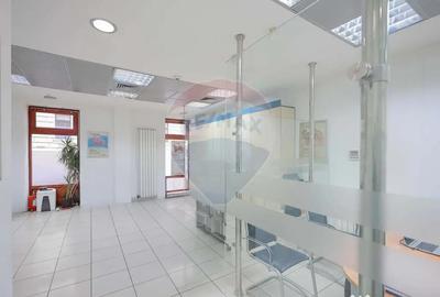 Spațiu comercial, de 128 mp, în Central