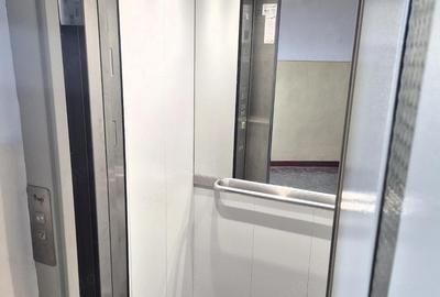 Apartament cu 3 camere decomandat în Central - 3