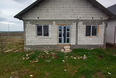 Casă cu Teren 252 Mp în Valu lui Traian