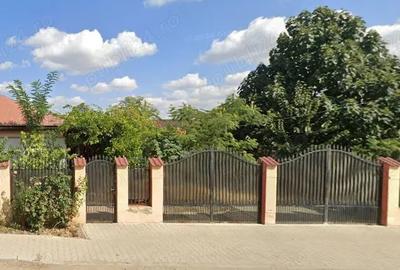 Casă cu 4 camere cu Teren 666 Mp în Mizil - 1