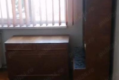 Apartament cu 2 camere decomandat în Plăvăț II