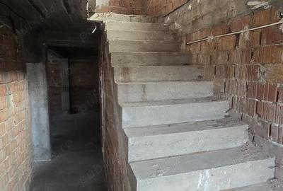 Spațiu comercial, de 600 mp, în Central - 1