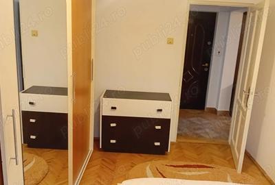 Apartament cu 3 camere semidecomandat în Central - 2