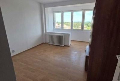 Apartament cu 2 camere decomandat în Romanilor