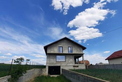 Casă individuală cu 5 camere cu Garaj în Muntenii de Sus - 1