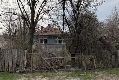 Casă cu 4 camere în Istrița de Jos - 1