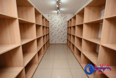 Spațiu comercial, de 124 mp, în Central - 3