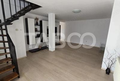 Apartament de vanzare 3 camere luminoase si balcon in zona Tilisca - 1