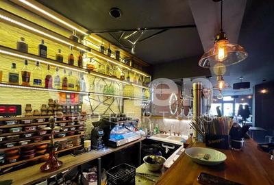 Spațiu comercial premium de închirial / 255 mp + depozit / zona Centrul Vechi. - 2