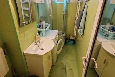 Vând apartament 3 camere semidecomandat 55mp izolat gaze et3 str.Aleea Farului h - 6