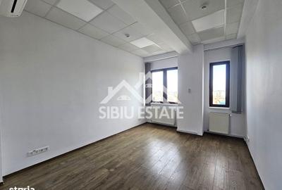 Spațiu comercial, de 580 mp, în Central - 13