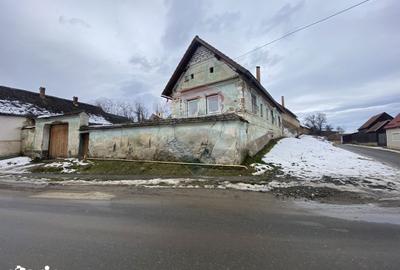 Casă cu 4 camere cu Teren 2810 Mp în Laslea - 5