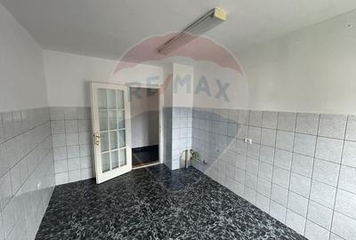 Apartament cu 3 camere în Central - 14