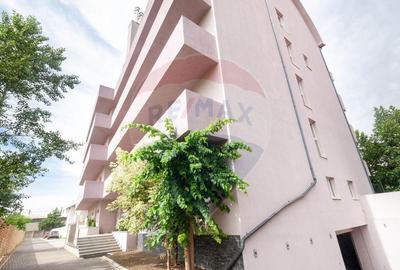 Apartament cu 3 camere semidecomandat în Dămăroaia