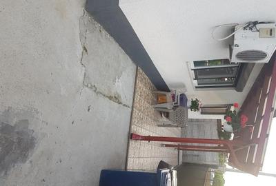 Casă cu Teren 325 Mp în Brănești - 2