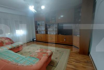 Apartament de vanzare, cu 3 camere, etaj 4, zona Girocului