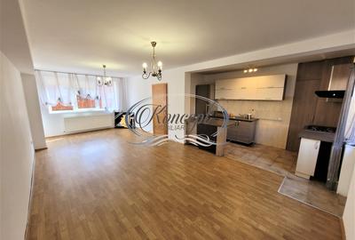 Inchiriere triplex retras de la strada cu curte si parcare in cartierul Europa - 4