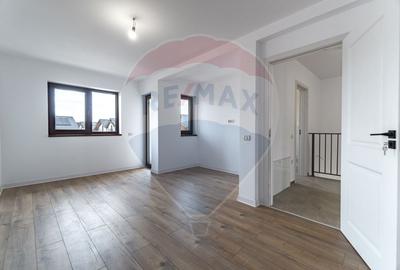 Casă cu 8 camere cu Teren 500 Mp în Tărlungeni - 44