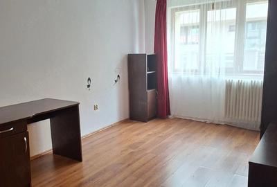 Garsonieră decomandată în Central - 4