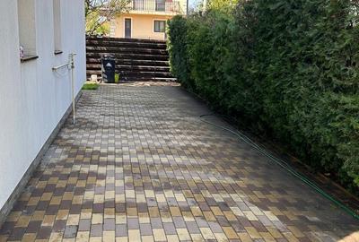 Casă cu 4 camere în Central - 2