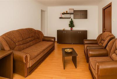 Apartament cu 3 camere semidecomandat în Central - 1