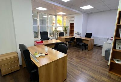 Birou, de 60 mp, în Unirii - 2