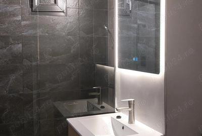 Roman, zona centrala Apartament 2 camere, balcon 7 m, etaj 3 4 Renovare 2025 - 1