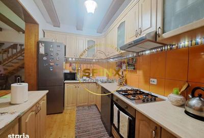 Casă cu 7 camere cu Teren 1955 Mp în Siriu - 3