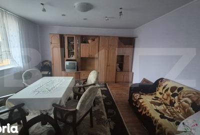 Casă cu 7 camere cu Canalizare în 14 Mai - 12