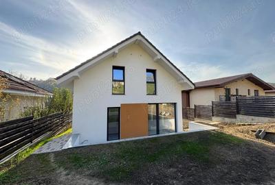 Casă cu 4 camere cu Teren 655 Mp în Tăuți - 6