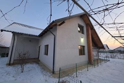 Casă cu 2 camere cu Teren 435 Mp în Horia - 4